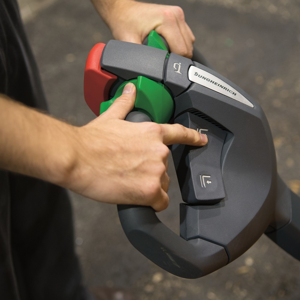 Termékkép száma 3: Jungheinrich EJC 112/DZ elektromos gyalogkíséretű targonca, háromtagú teleszkópos emelőoszlop, emelési magasság 4390 mm, teherbírás 1200 kg, proporcionális hidraulika, Aquamatik